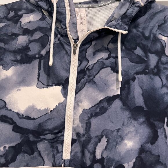 New Balance Women Blue & White Abstract Hooded Windbreaker, 2X - Picture 3 of 9